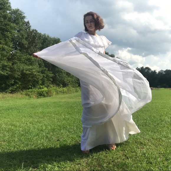 SOLD Dreamy 1970’s white dress with an open back - Picture 5 of 9